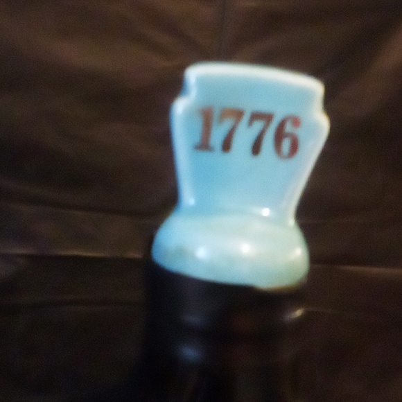 Jim Beam 1776 Pennsylvania Decanter with historic PA depictions - Picture 3 of 8